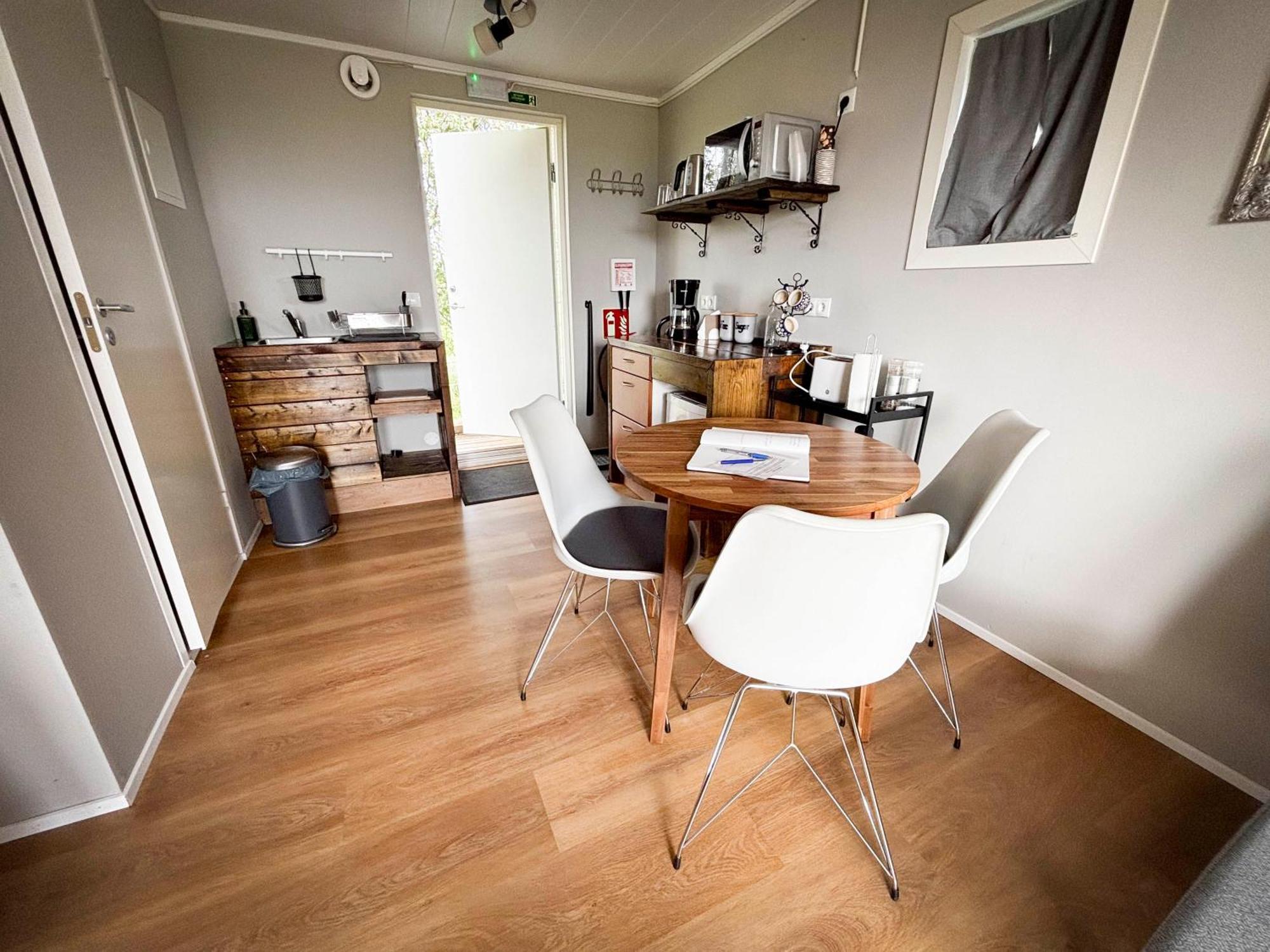 Ashamrar Apartment Hella Bagian luar foto